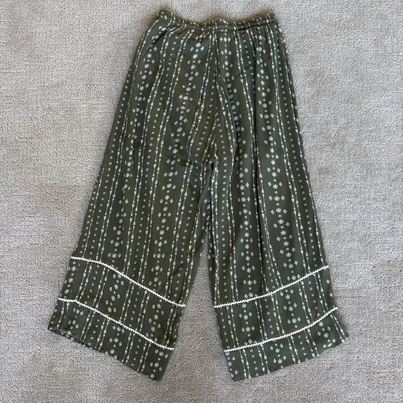 Hem & Thread Wide-Leg Cropped Pants - Picture 5 of 5